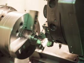 Torni CNC per la Lavorazione di Precisione