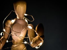 Scultura Luminosa e l'Uso Innovativo della Luce